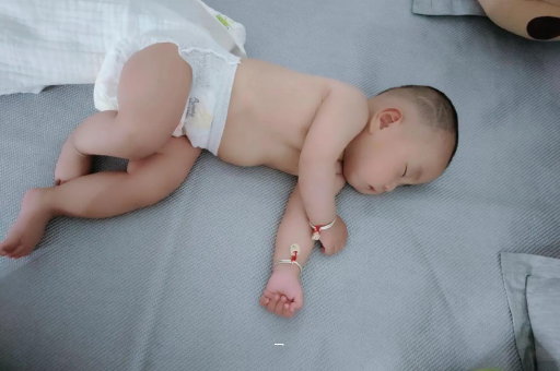 长岭宝宝咳到吐怎么办